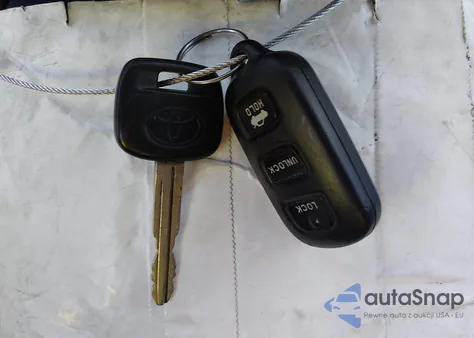 2005 Toyota Camry Le z USA, uszkodzony, nr VIN 4T1BE32KX5U038471